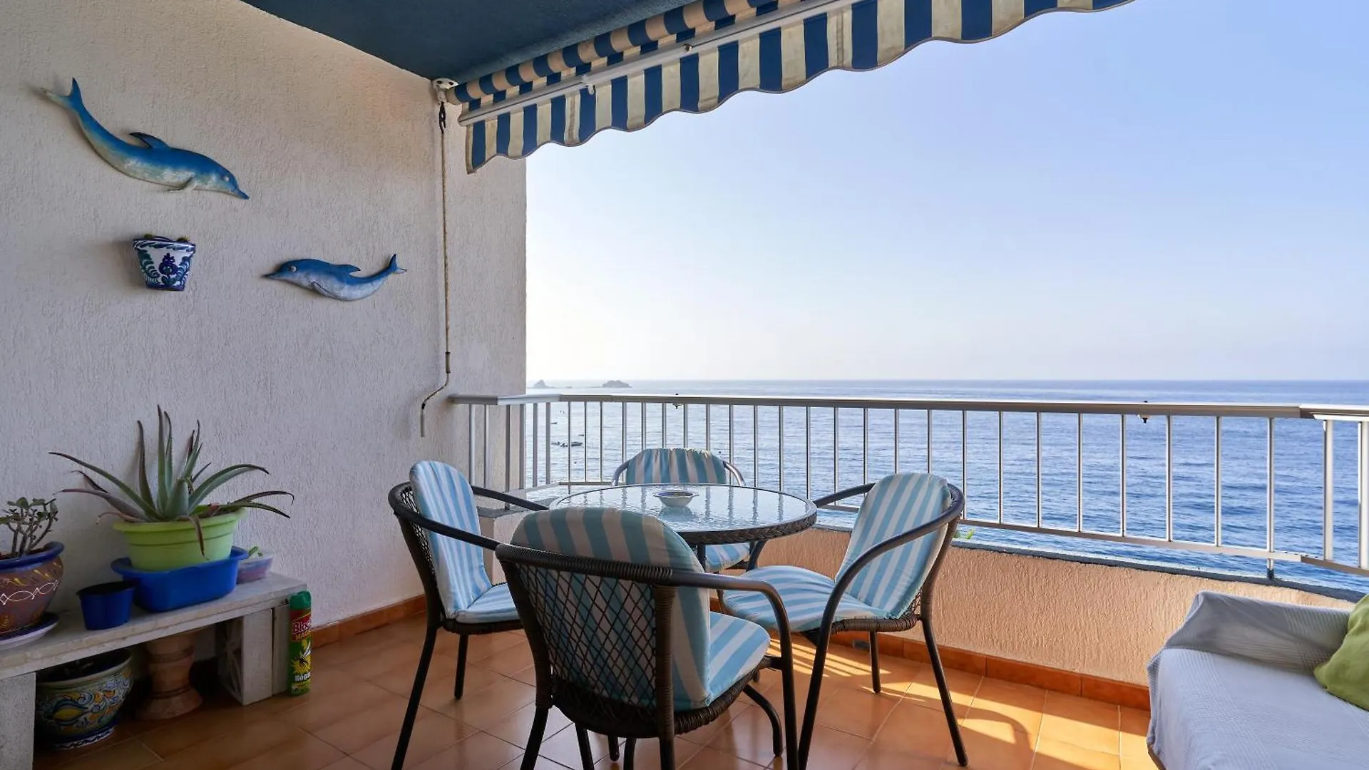 Epsilon 2 4F Primera Linea De Playa location