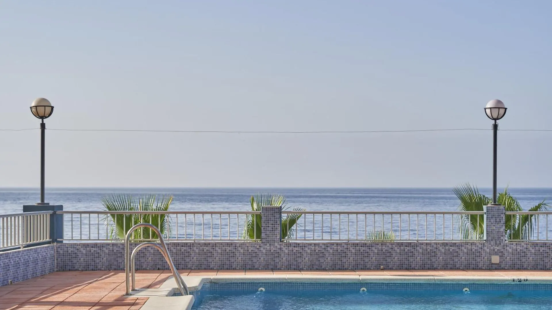 Epsilon 2 4F Primera Linea De Playa Almunecar Spain